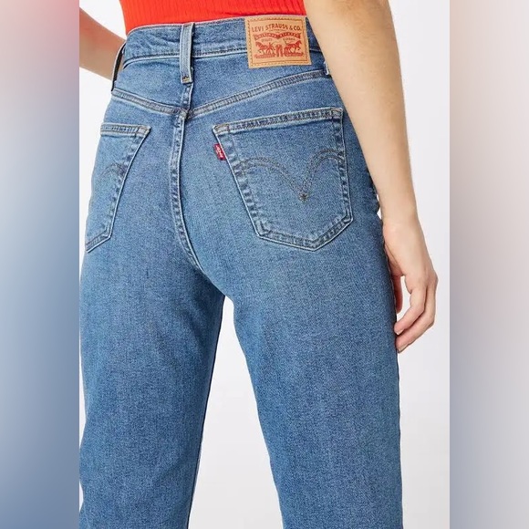 BRAND NEW (with tags) Levi’s High Waisted Taper Jeans - Picture 6 of 12